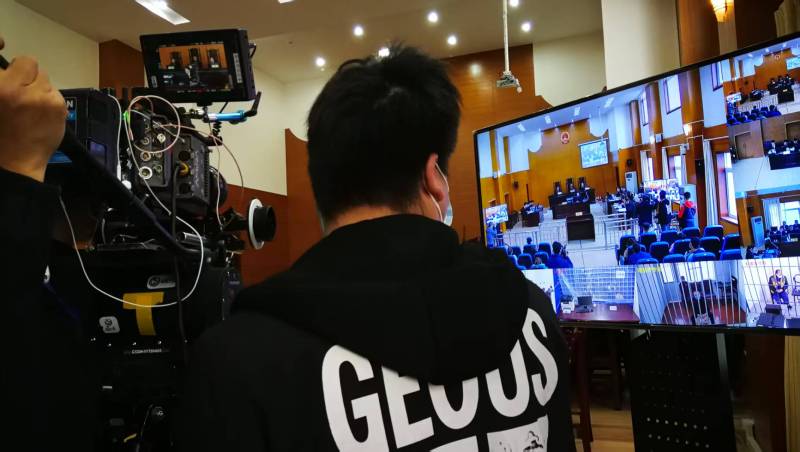 AI生成VS人工创意——岚县广告片拍摄公司的技术浪漫主义实践